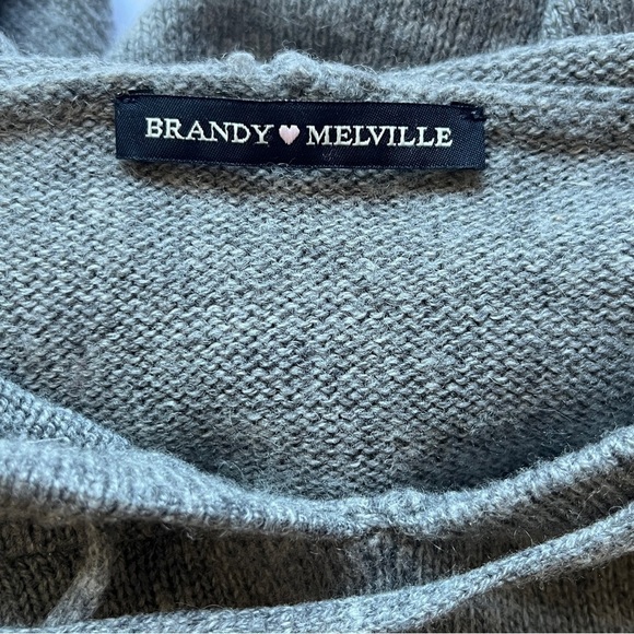 Brandy  Melville Giovanna Wool Hoodie Crop Sweater Gray Pullover Knit One Size - Picture 4 of 15